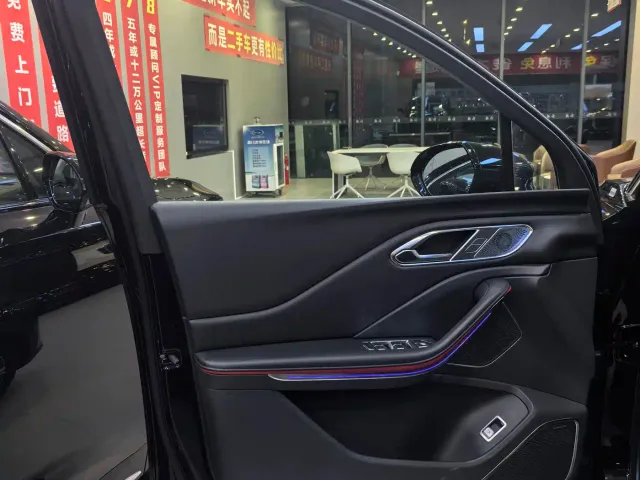 Hongqi HS7 PHEV — Фото автомобиля 7
