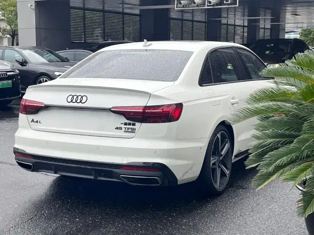 Audi A4L — Фото автомобиля 5