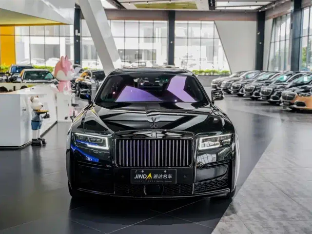 Rolls-Royce Ghost — Фото автомобиля 4