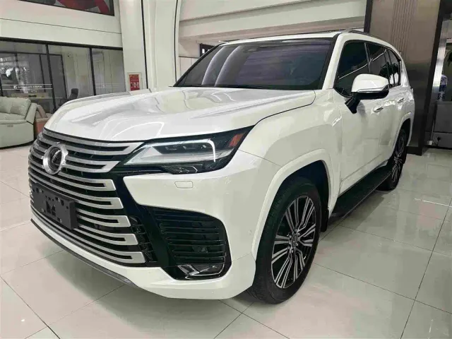 Фотография автомобиля — Lexus LX