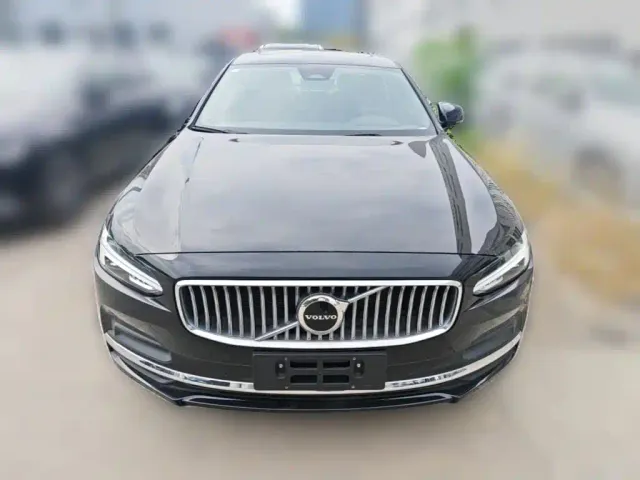 Volvo S90 — Фото автомобиля 4