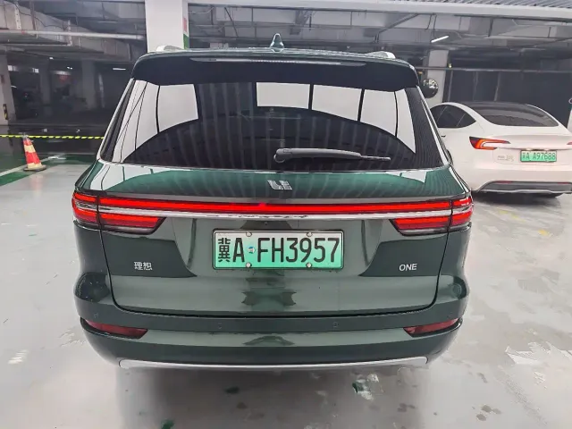 Li Auto ONE — Фото автомобиля 5