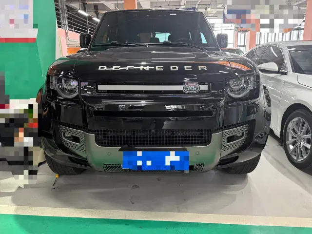 Land Rover Defender — Фото автомобиля 2