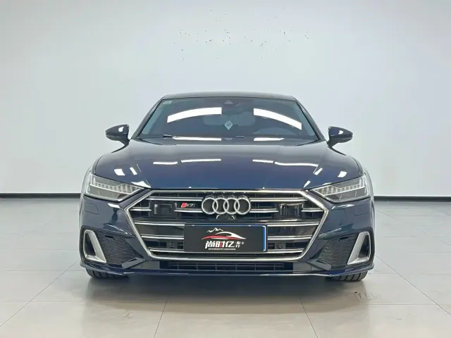 Audi A7L — Фото автомобиля 2