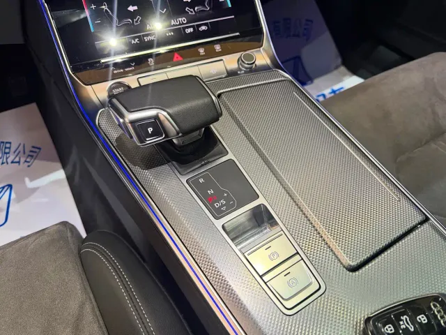 Audi A6L — Фото автомобиля 16