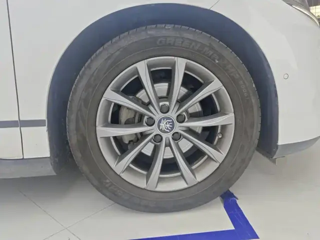 BYD Qin L — Фото автомобиля 6