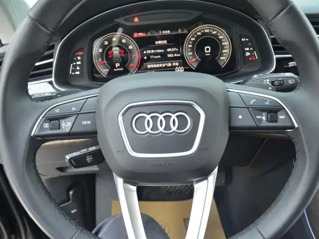 Audi Q7 — Фото автомобиля 8