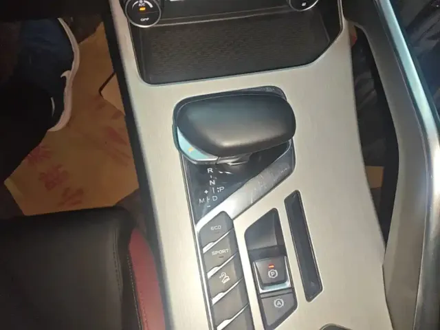 Geely Binyue 2021 1.4T DCT Diamond Edition — Фото автомобиля 9