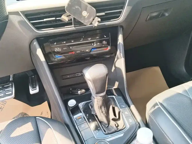Volkswagen Tiguan L — Фото автомобиля 13