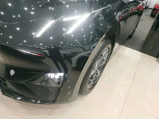 Lynk & Co Z20 — Фото автомобиля 23