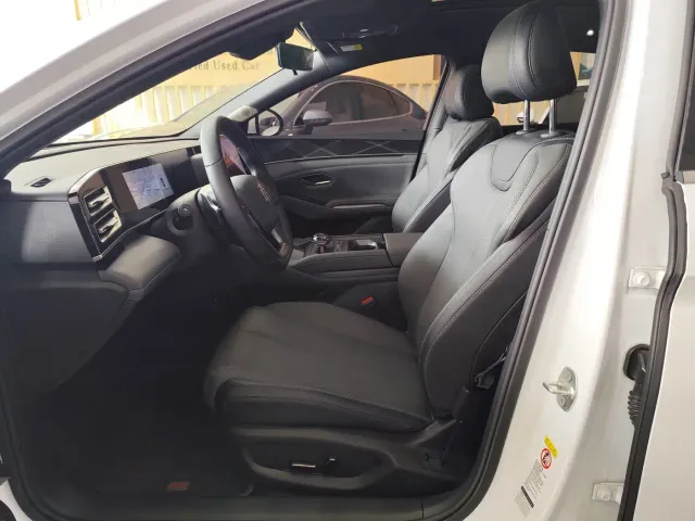 BYD Qin L — Фото автомобиля 10