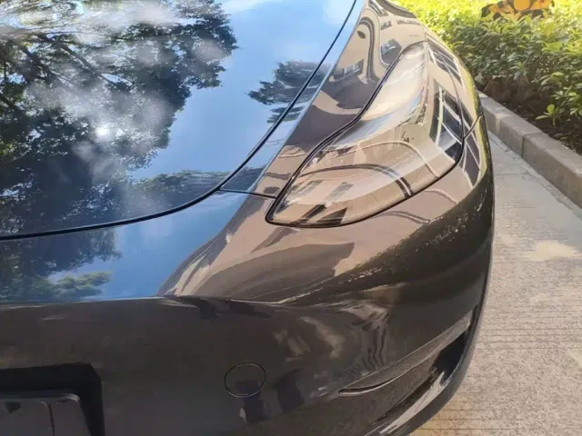 Tesla Model Y — Фото автомобиля 23