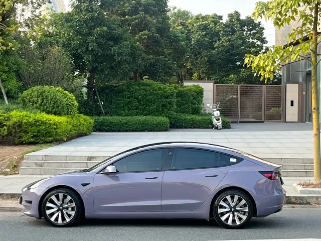 Tesla Model 3 — Фото автомобиля 7