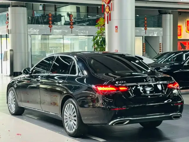 Mercedes-Benz E-Class — Фото автомобиля 9