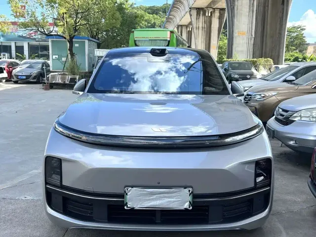 Li Auto L9 — Фото автомобиля 2