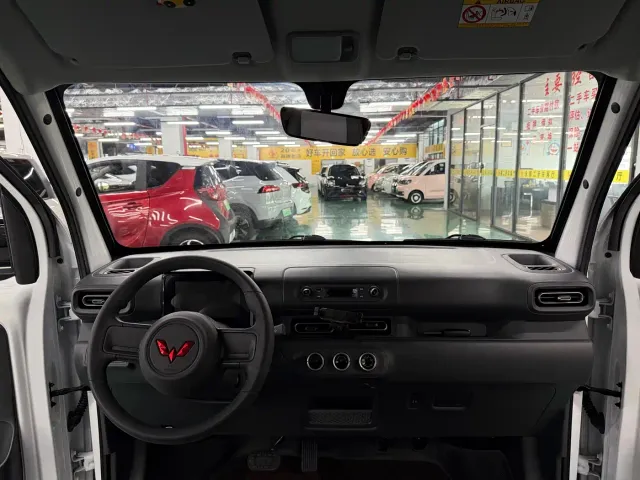 Wuling Zhiguang NEV — Фото автомобиля 6