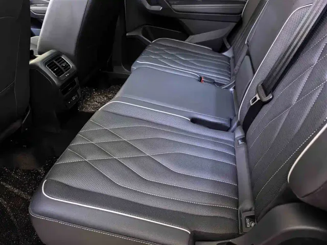 Volkswagen Tiguan L — Фото автомобиля 17