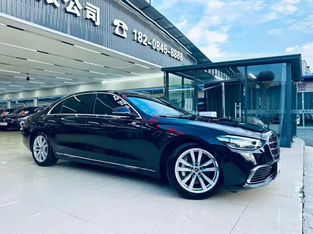 Mercedes-Benz S-Class — Фото автомобиля 3