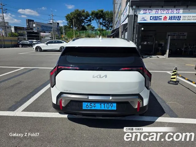 Kia EV3 — Фото автомобиля 5