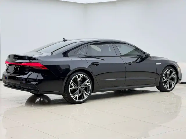 Audi A7L — Фото автомобиля 19