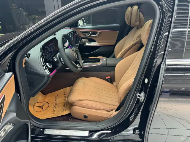 Mercedes-Benz E-Class — Фото автомобиля 11