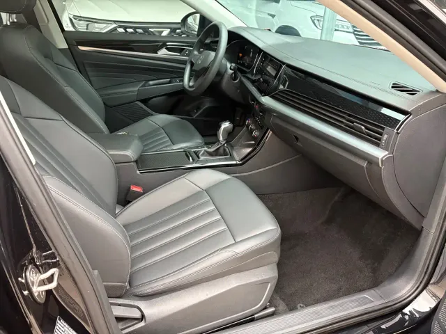 Volkswagen Passat — Фото автомобиля 12