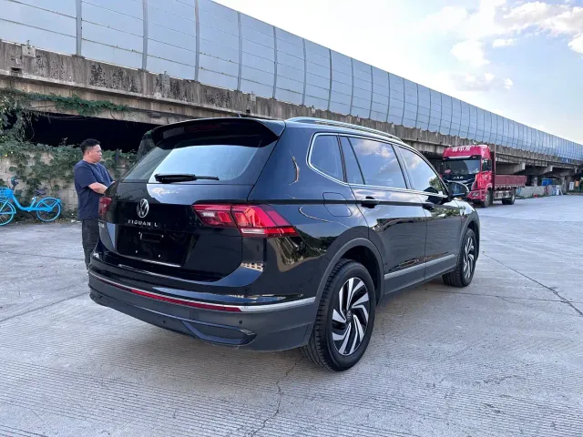 Volkswagen Tiguan L — Фото автомобиля 9
