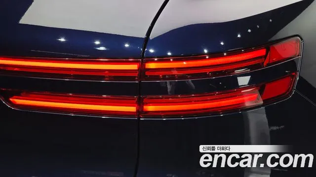 Genesis GV70 — Фото автомобиля 8