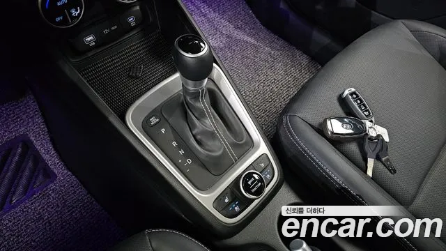 Hyundai Venue — Фото автомобиля 9