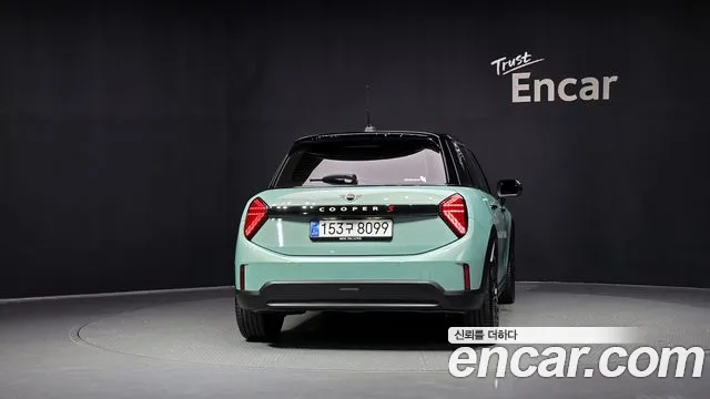 Mini Cooper — Фото автомобиля 3