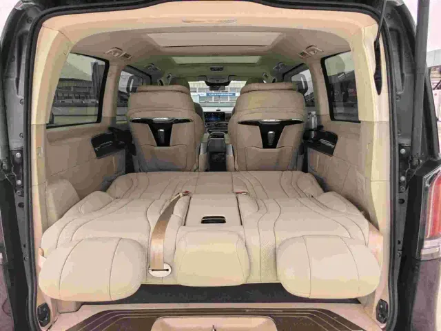 Mercedes-Benz V-Class — Фото автомобиля 14