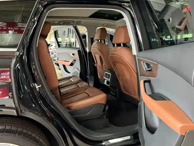 Audi Q7 — Фото автомобиля 20