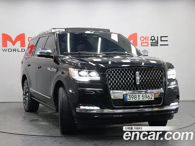 Lincoln Navigator — Фото автомобиля 2