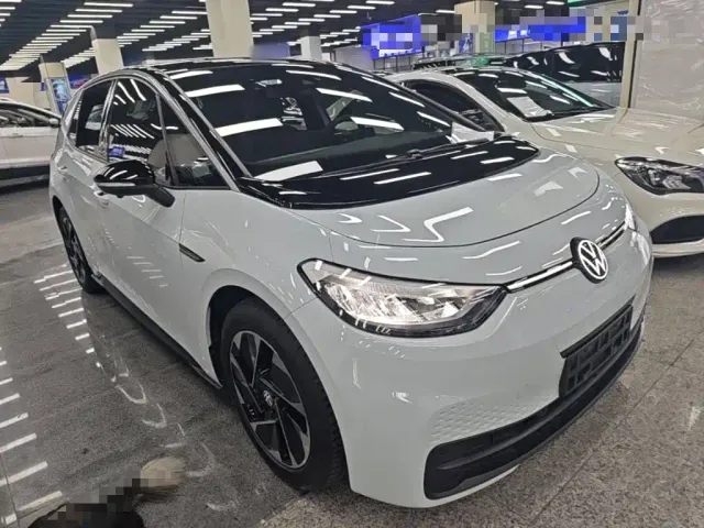Volkswagen ID.3 — Фото автомобиля 3
