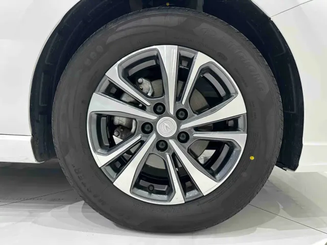 Changan Eado — Фото автомобиля 20