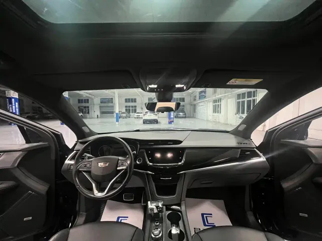 Cadillac XT6 — Фото автомобиля 10