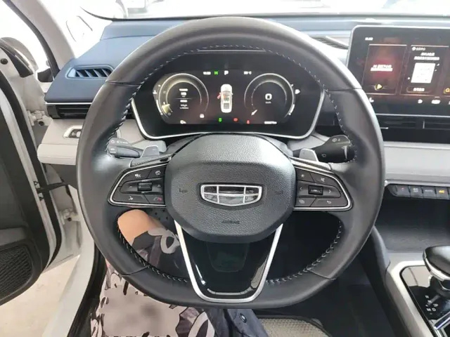 Geely Xingrui — Фото автомобиля 10