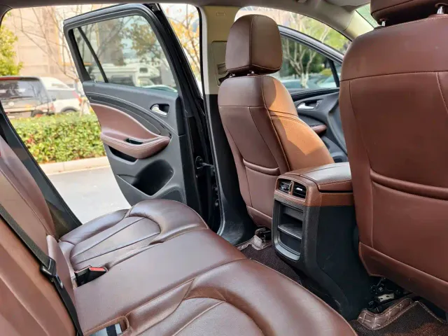 Buick Envision Plus — Фото автомобиля 15