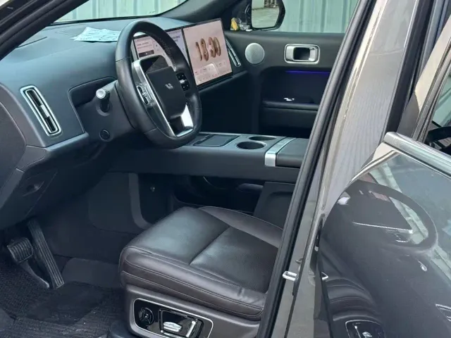 Li Auto L8 — Фото автомобиля 5