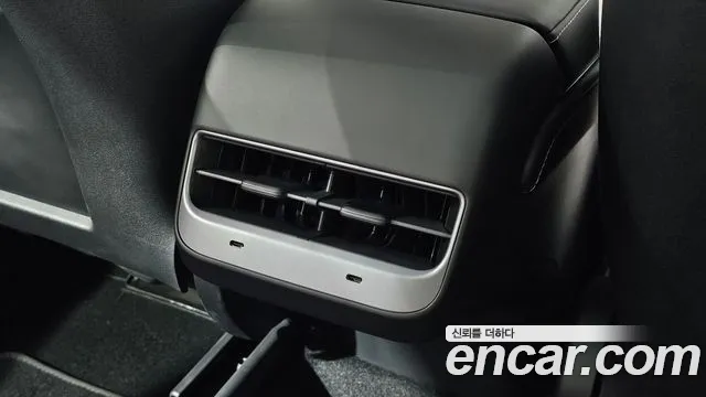 Tesla Model Y — Фото автомобиля 28