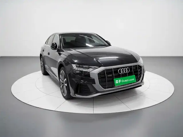 Audi Q8 — Фото автомобиля 3
