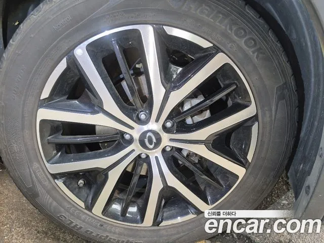 Renault-KoreaSamsung QM6 Новый QM6 2.0 LPe RE Signature 2WD — Фото автомобиля 12