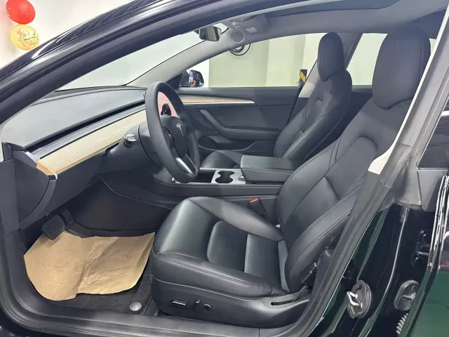 Tesla Model 3 — Фото автомобиля 8