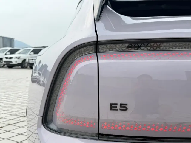 Audi E5 Sportback — Фото автомобиля 13