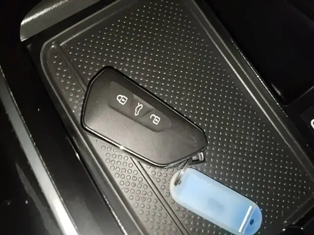 Volkswagen Volkswagen ID.4 X 2024 Pure Intelligent Edition — Фото автомобиля 12