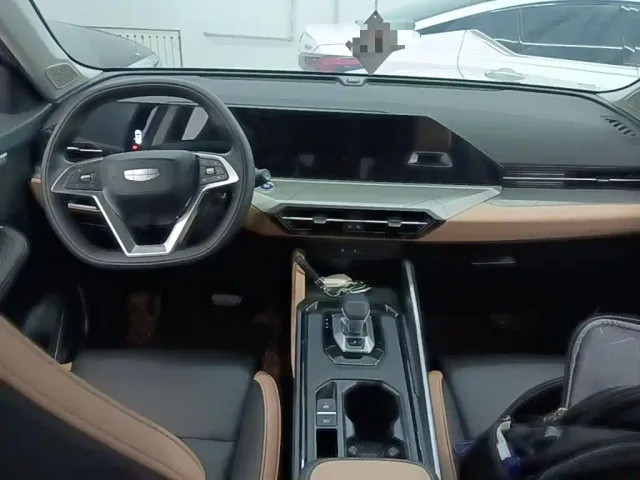 Geely Haoyue PRO — Фото автомобиля 9