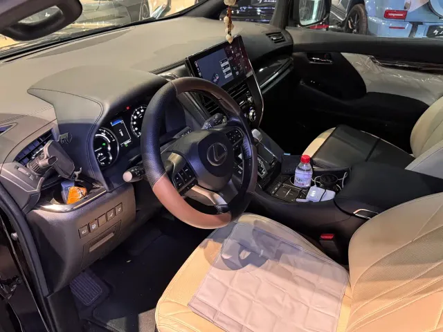 Lexus LM — Фото автомобиля 5