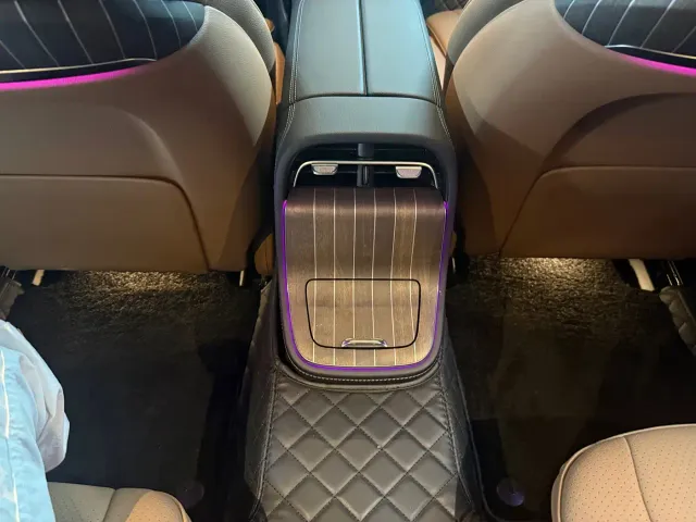 Mercedes-Benz E-Class — Фото автомобиля 17