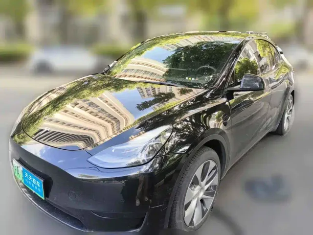 Фотография автомобиля — Tesla Model Y