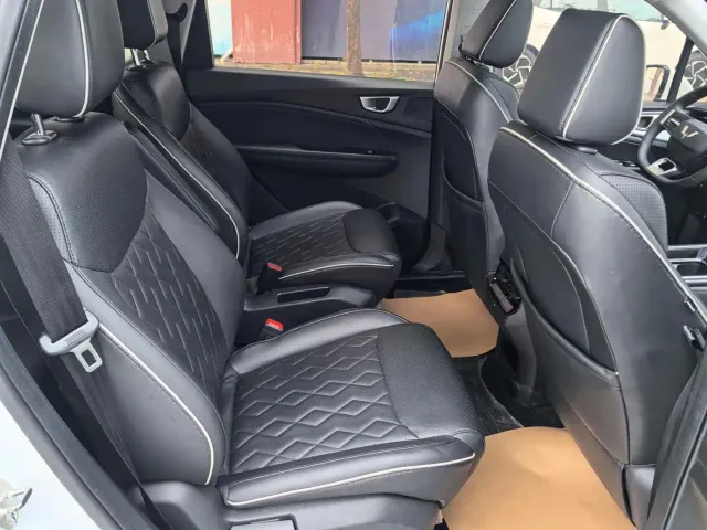 Wuling Jiachen — Фото автомобиля 9